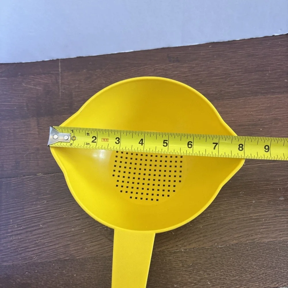 Tupperware Vintage Colander‎ Yellow 1 Quart Strainer with Handle #1200-3